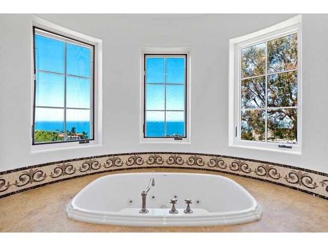 Building Photo - 11 Greens Bluff