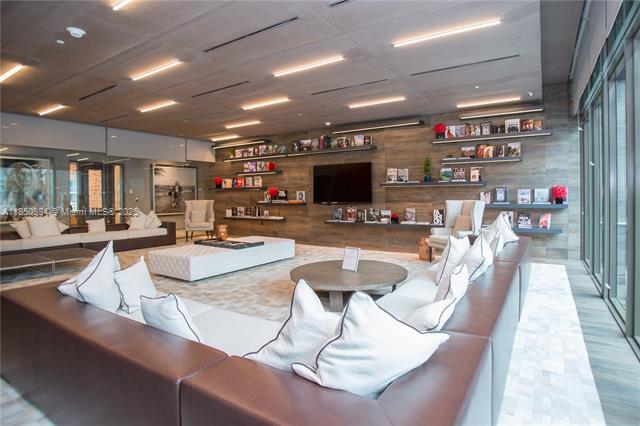 Building Photo - 1080 Brickell Ave