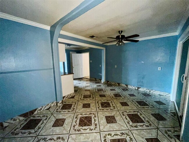 Building Photo - 6507 Longview St
