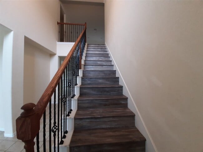 Building Photo - 22830 Highland Bluff Ln