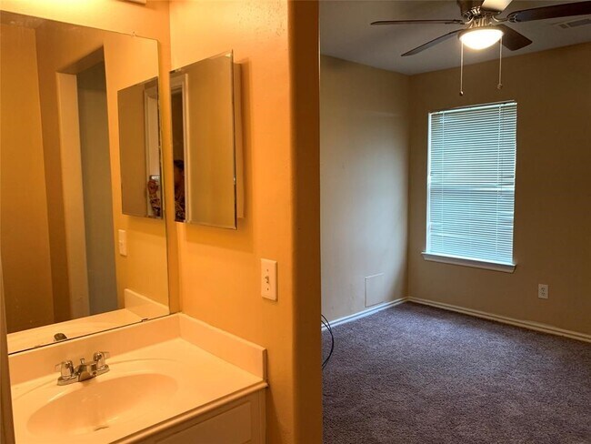 Building Photo - 9119 Melody Park Ln