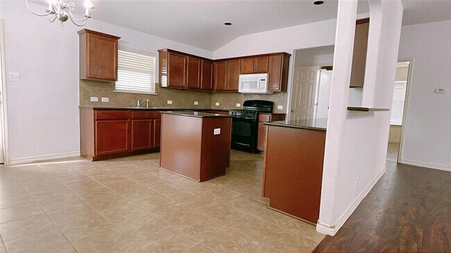 Building Photo - 2201 Buffalo Tundra Dr