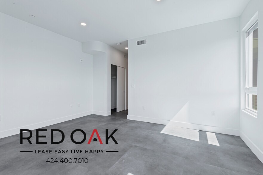 Building Photo - 3450 W 43rd St