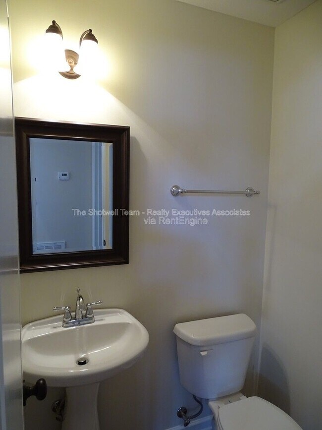 Building Photo - 308 Java Way