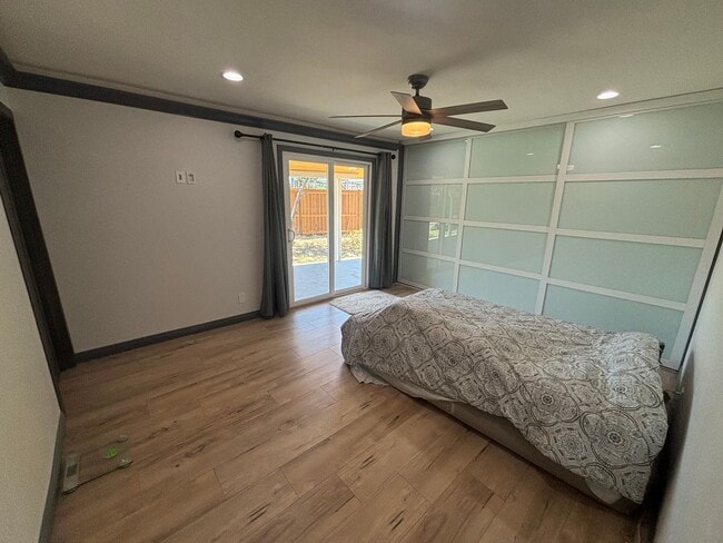 Building Photo - Beautifully Remodeled 3-Bedroom Single-Sto...