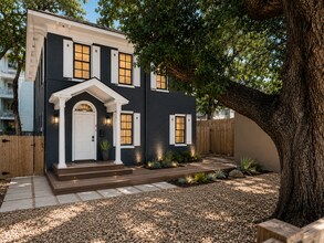 Building Photo - 2 Bed 1 bath Stand alone house West Campus