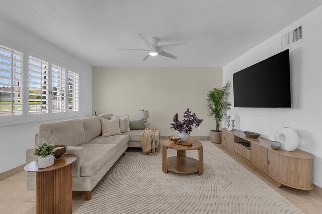 Building Photo - 72601 Edgehill Dr