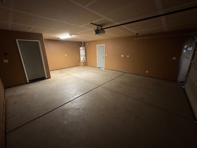 Building Photo - Lovely Home for rent in Hanford,Ca