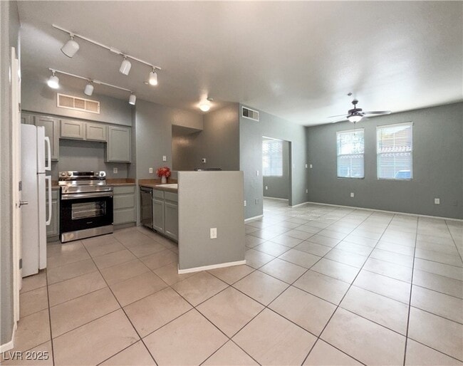 Building Photo - 50 Aura de Blanco St