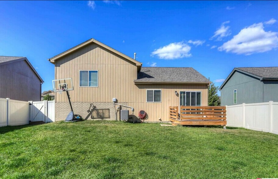 Building Photo - 9135 Hanover St