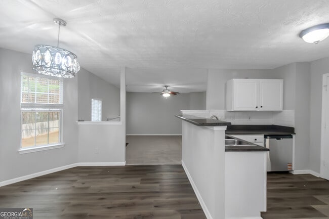 Building Photo - 420 Harvick Cir