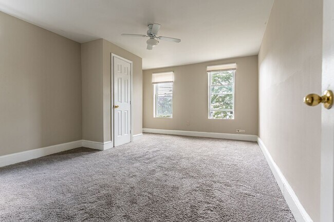 Building Photo - Charming 3-Bedroom with High Ceilings & Modern Updates