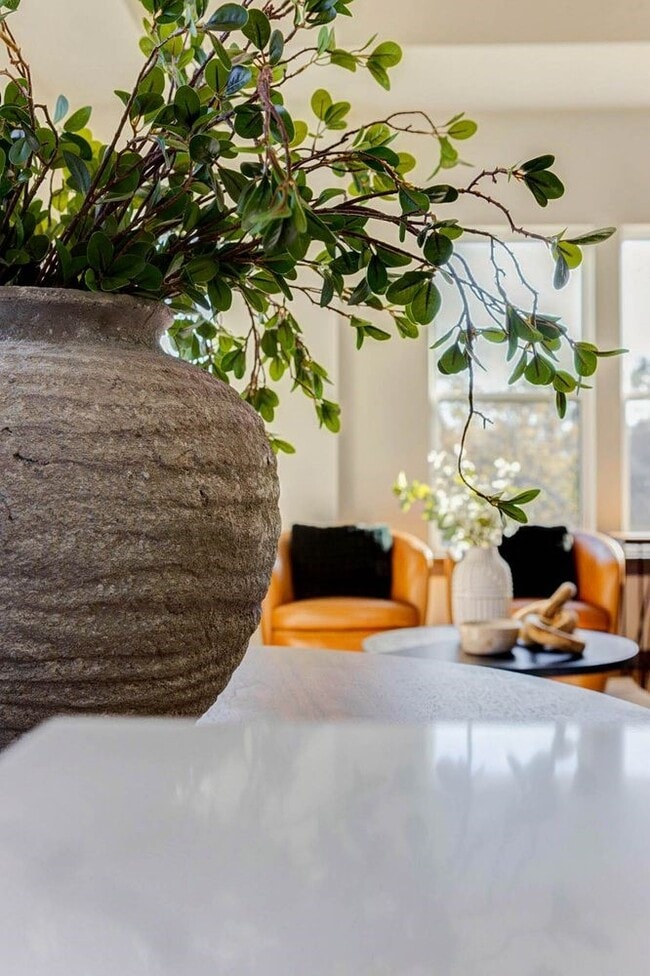 Building Photo - 4805 Paula St