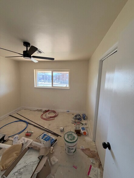 Building Photo - 1409 NE 9th St