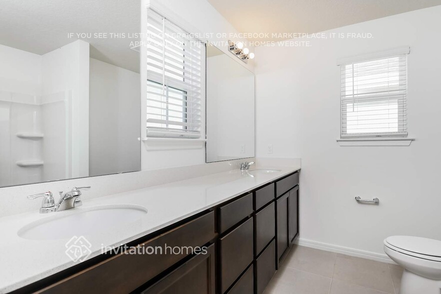 Building Photo - 2335 Southbury Dr