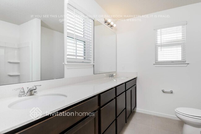 Building Photo - 2330 Southbury Dr
