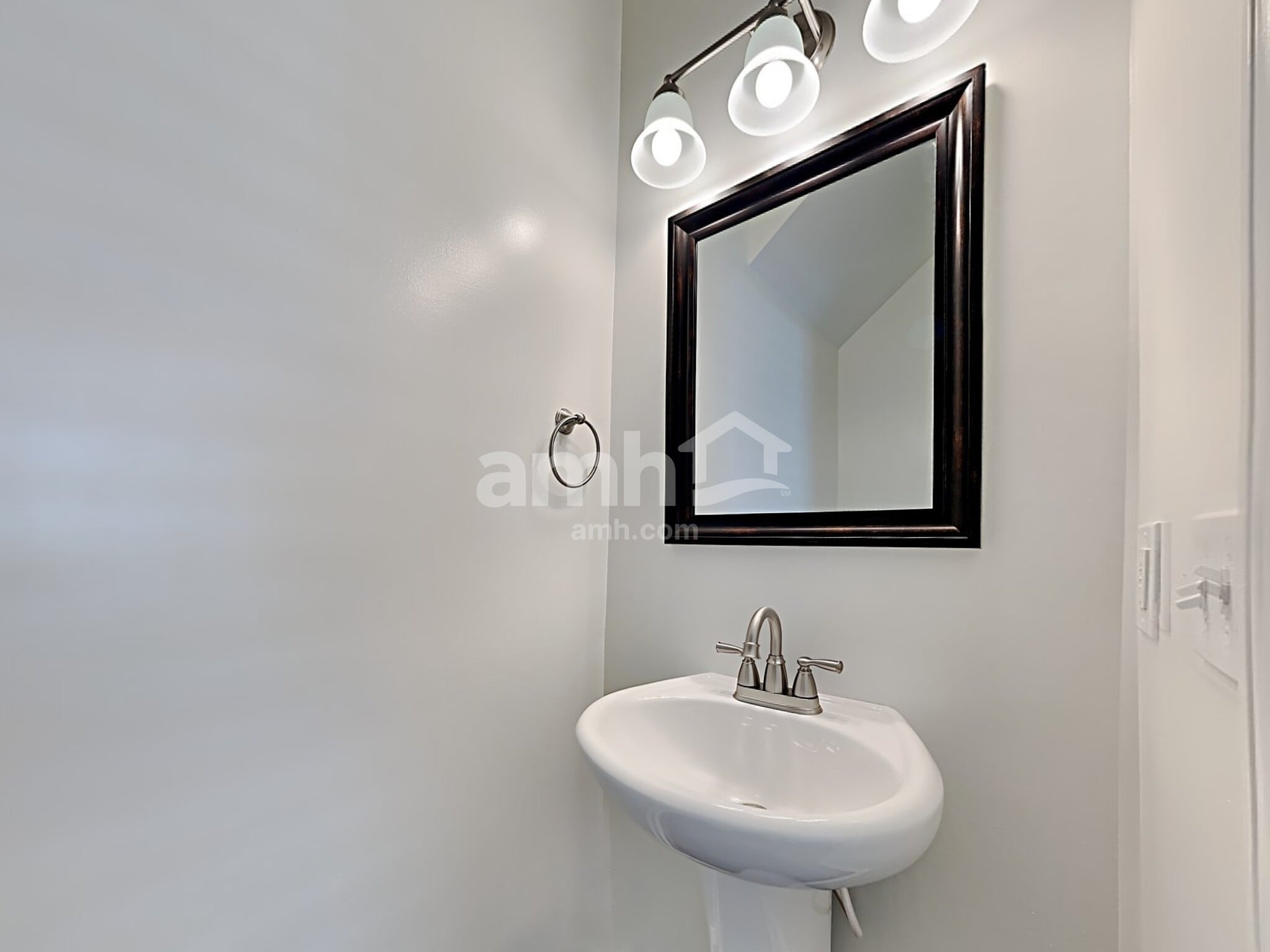 Building Photo - 405 Ridgedale Rd