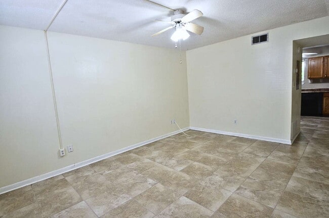 Building Photo - MOVE-IN SPECIAL: $500 OFF FIRST MONTH'S RE...