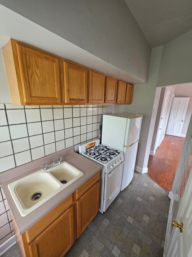Building Photo - 634 Greenup St