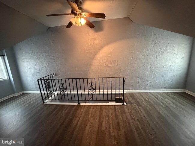 Building Photo - 126 E Berkley Ave