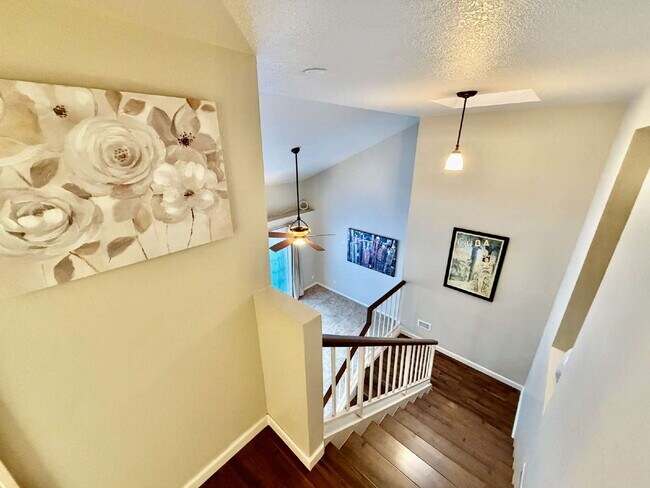 Building Photo - 2bd townhouse in Winterhaven