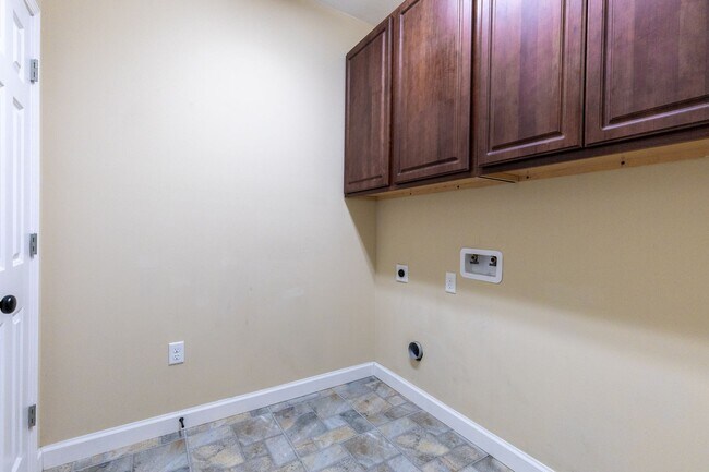 Building Photo - COMING SOON – Available July 1 | $2,150/Mo...