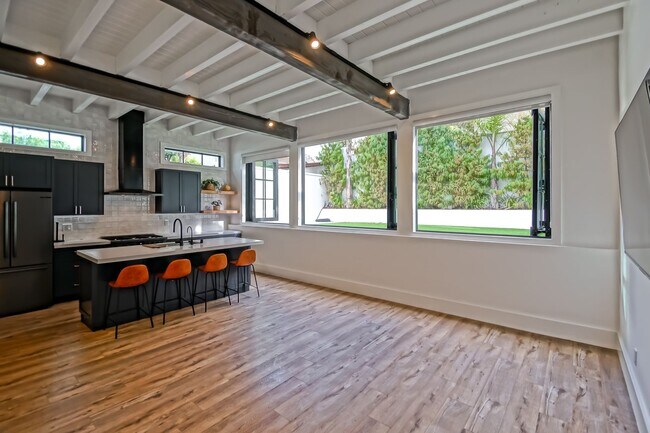 Building Photo - Completely Remodeled, Custom 3BR2BA Home w/ Spacious Floorplan, Amazing Indoor/Outdoor Space, Gat...