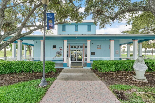 Building Photo - 1577 Thumb Point Dr