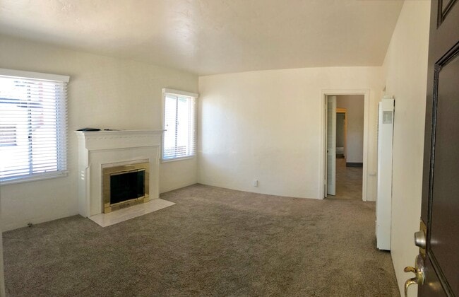 Building Photo - Great 3 Bedroom 2 Bath House in Old Town M...