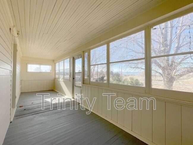 Building Photo - 6028 County Rd 3 1/4