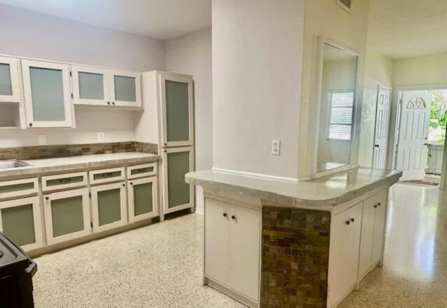 Building Photo - 664 8th St