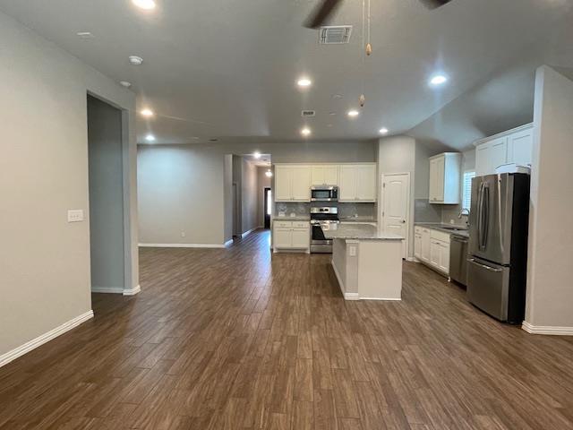 Building Photo - 136 Belford St