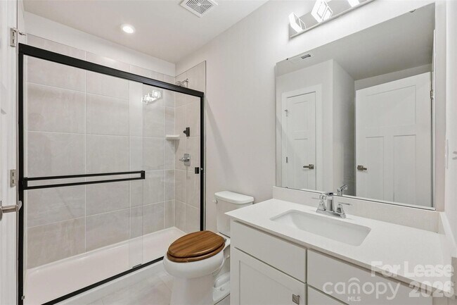 Building Photo - 6425 Cumberland Dr