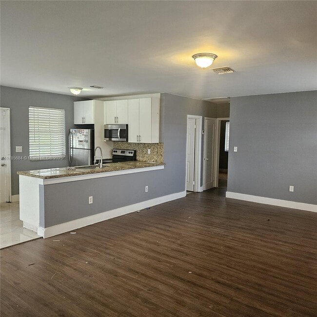 Building Photo - 16115 NW 42nd Ave