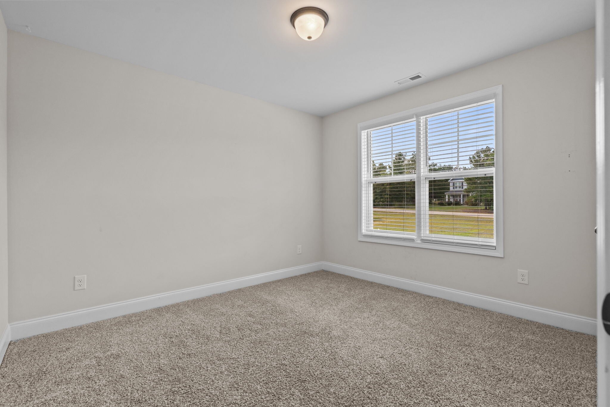 Building Photo - 120 Pinelands Vis