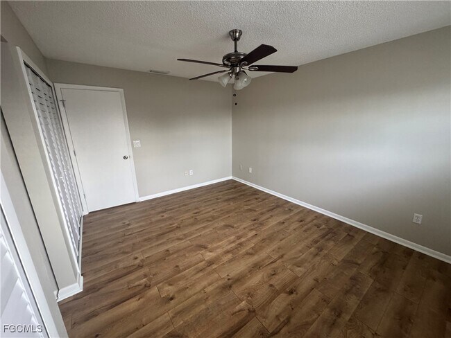 Building Photo - 7019 Cedarhurst Dr