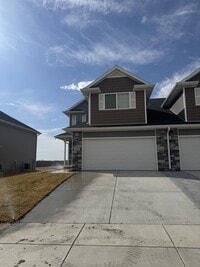 Building Photo - 133 W Olson Ave