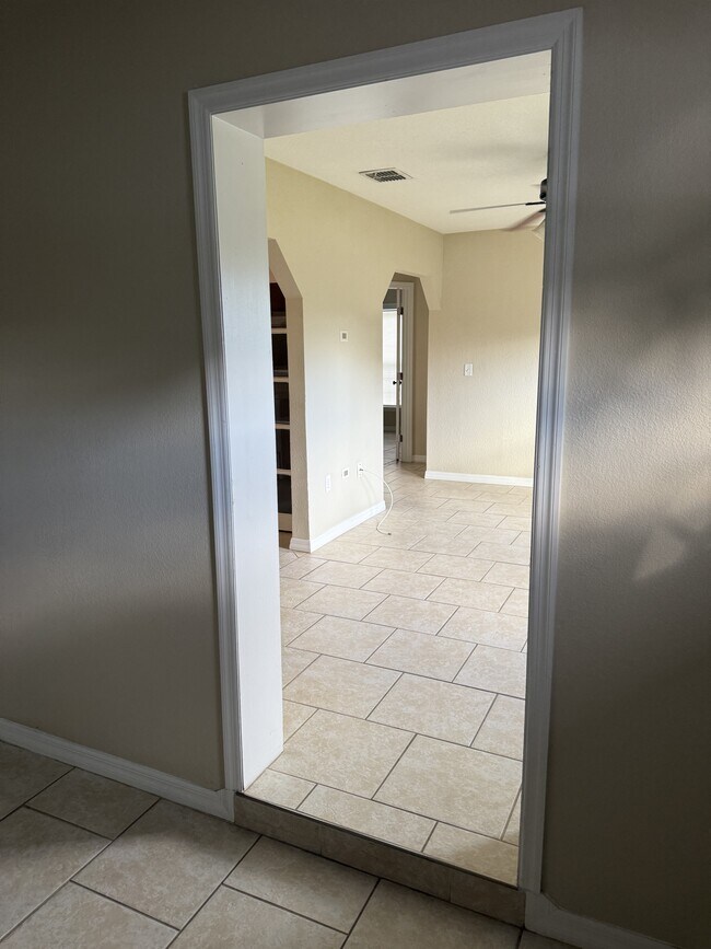 Building Photo - 509 Brightwood Ave