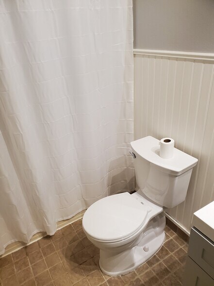 Building Photo - 176 Hackensack St