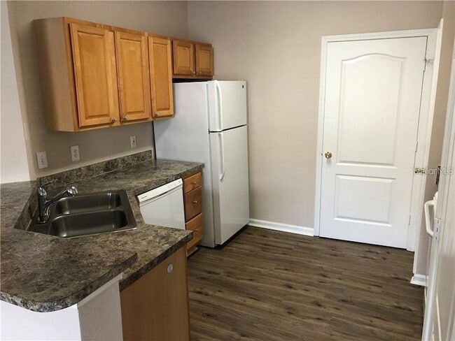 Building Photo - 10526 Villa View Cir