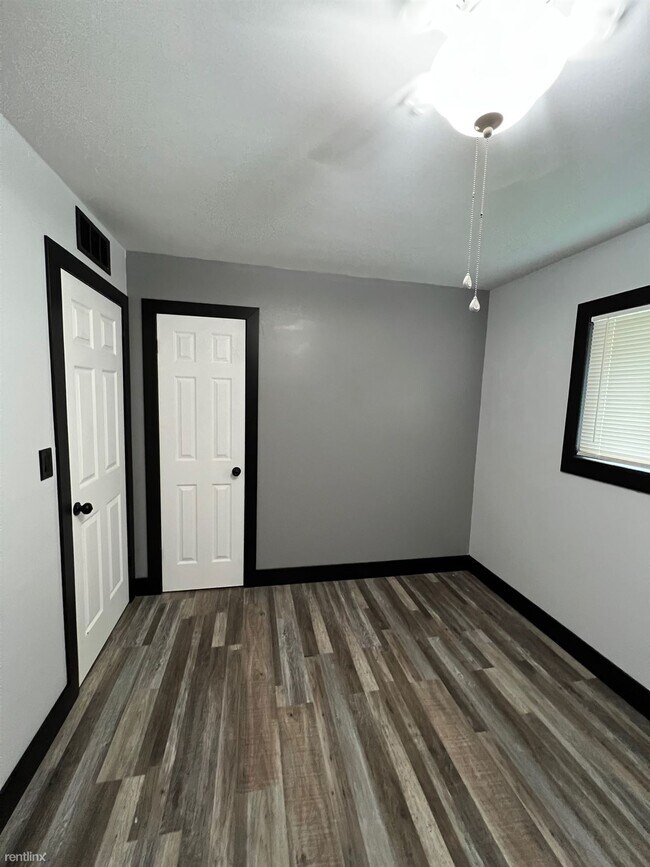 Building Photo - 3 br, 1 bath House - 1602 Jay Street