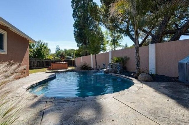 Building Photo - 4592 Carver Ct