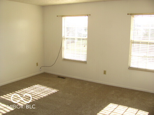 Building Photo - 10604 Creekside Woods Dr