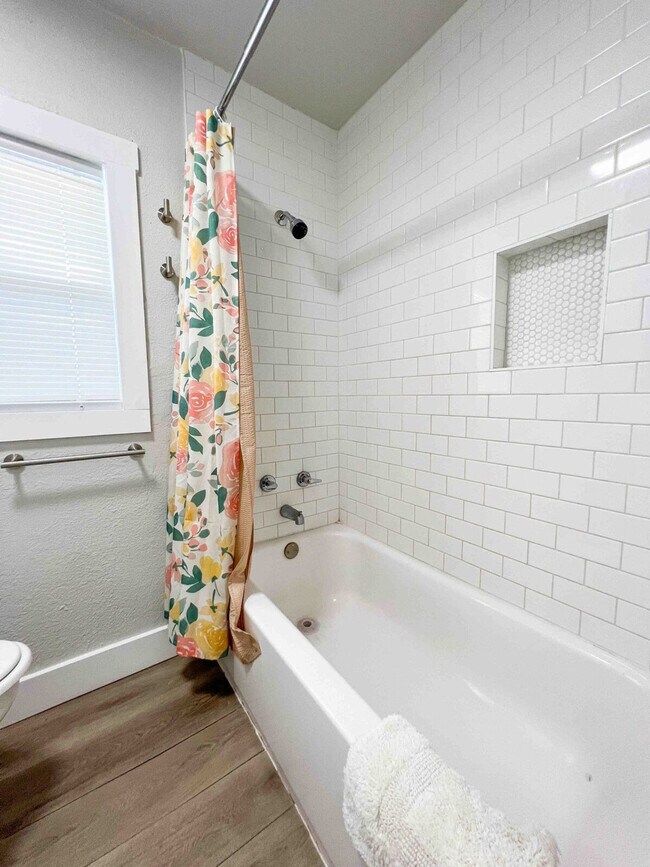 Building Photo - 1116 Morgan Ave