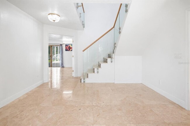 Building Photo - 433 Pelican Bay Dr