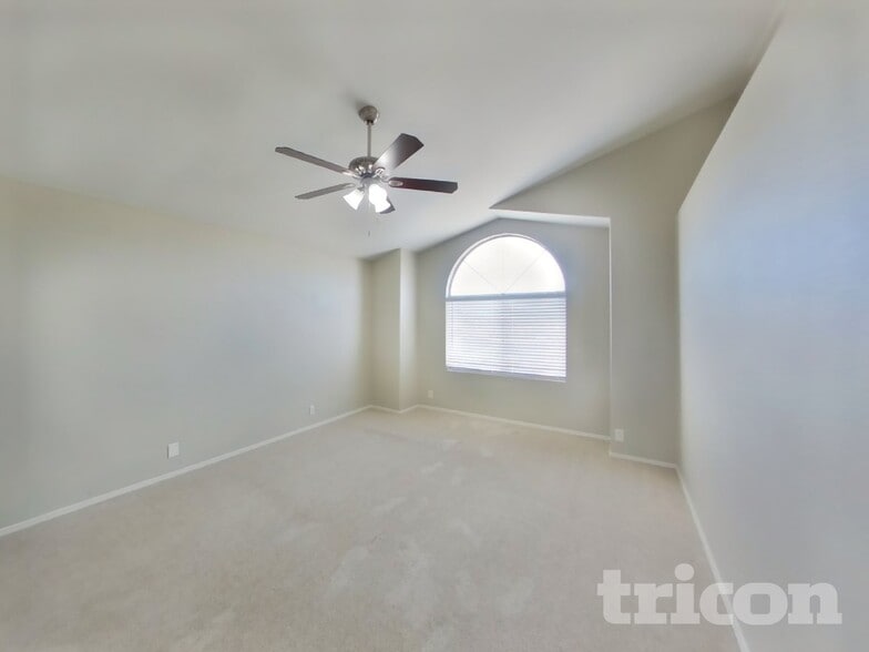 Building Photo - 7321 N 69th Ave