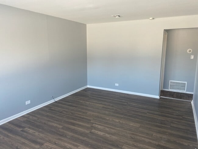 Building Photo - 444 Hickory St