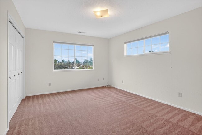 Building Photo - Absolutely Beautiful 4BR 3.5BA 2 Story Home in quiet neighborhood in Los Altos