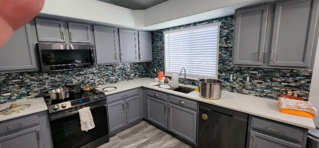 Building Photo - 4851 W Cold Springs Cir
