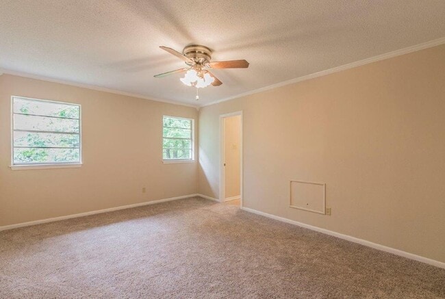 Building Photo - 3 BEDROOM, NORTH BELTON